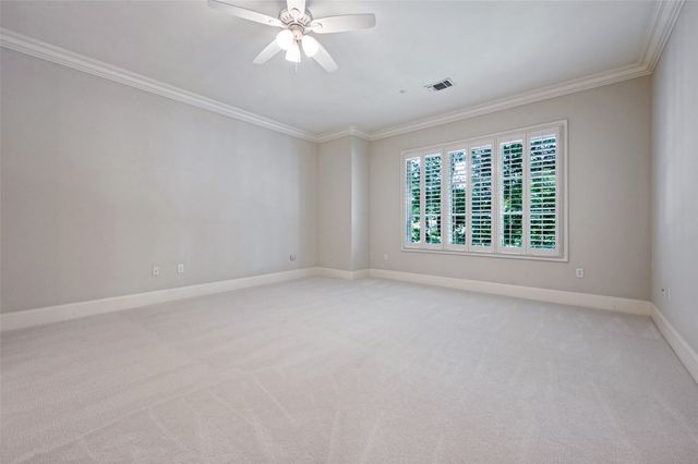8505 Edgemere Road 202, Dallas, TX 75225