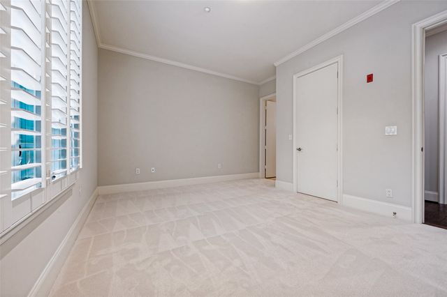 8505 Edgemere Road 202, Dallas, TX 75225