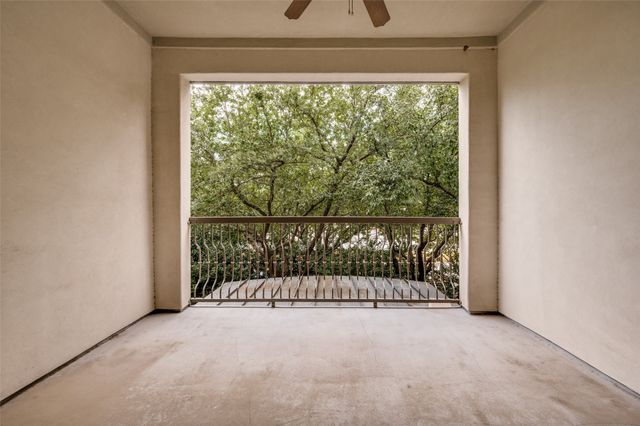 8505 Edgemere Road 202, Dallas, TX 75225