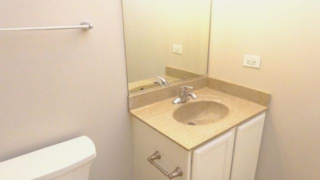 347 E 25TH Place 2E, Chicago, IL 60616