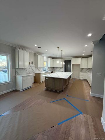 44 Elder Avenue, Farmingville, NY 11738