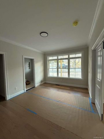 44 Elder Avenue, Farmingville, NY 11738