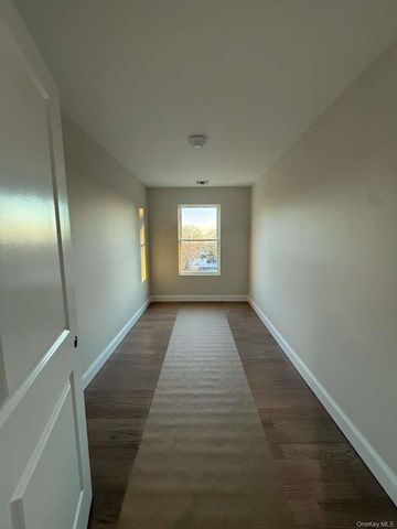 44 Elder Avenue, Farmingville, NY 11738