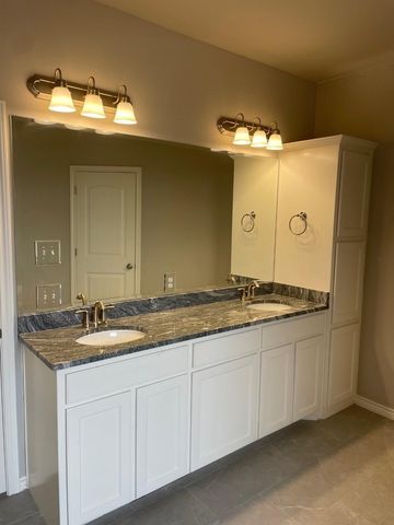 3333 Windcrest Drive, Granbury, TX 76049