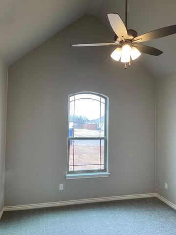 3333 Windcrest Drive, Granbury, TX 76049