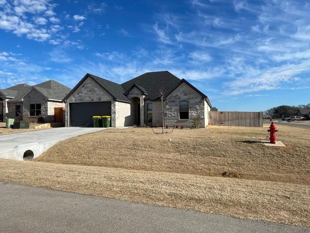 3333 Windcrest Drive, Granbury, TX 76049