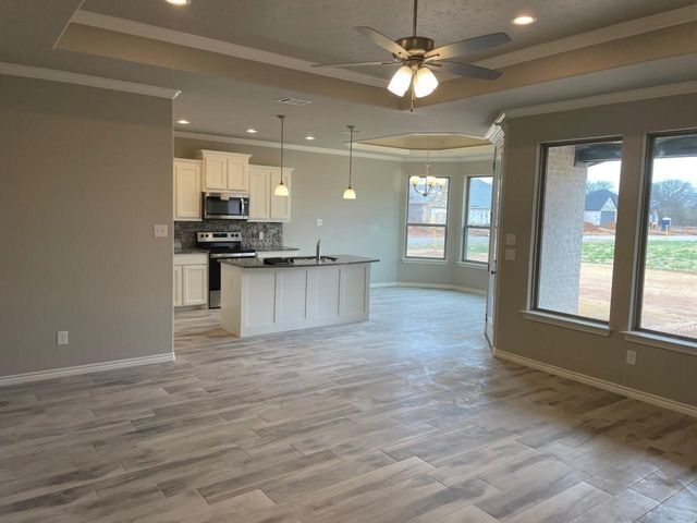 3333 Windcrest Drive, Granbury, TX 76049