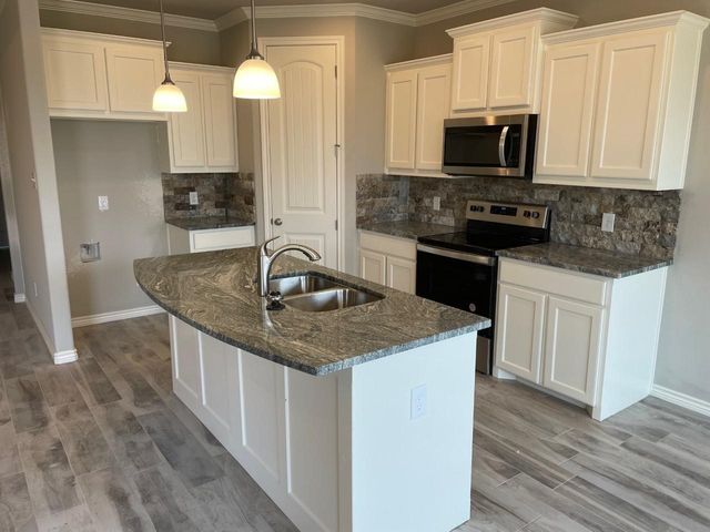 3333 Windcrest Drive, Granbury, TX 76049