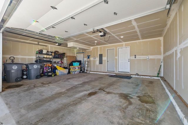 512 Downing St, Surrey, ND 58785