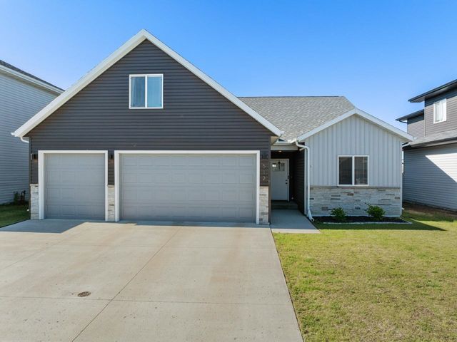 512 Downing St, Surrey, ND 58785
