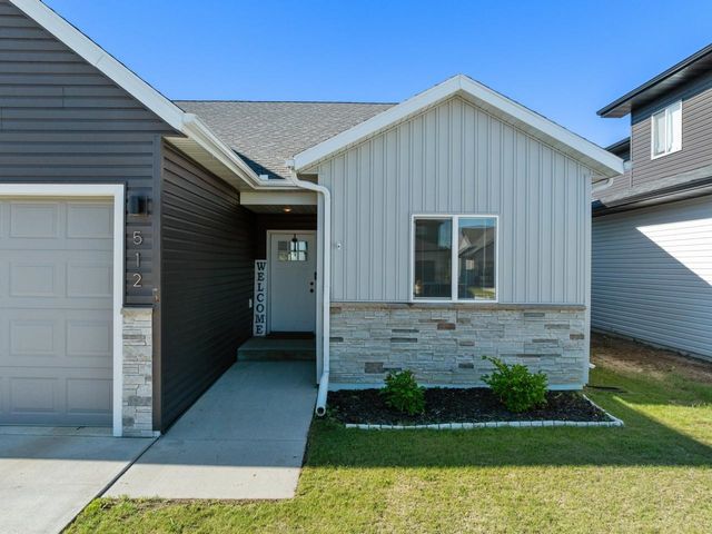512 Downing St, Surrey, ND 58785