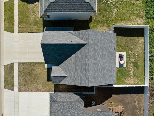 512 Downing St, Surrey, ND 58785