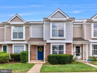 294 SEDGEMOOR SQ, Sterling, VA 20164