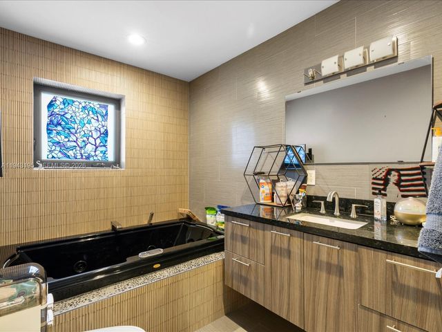 8840 SW 50th Ter, Miami, FL 33165