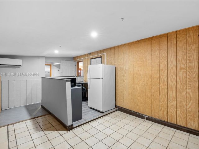 8840 SW 50th Ter, Miami, FL 33165