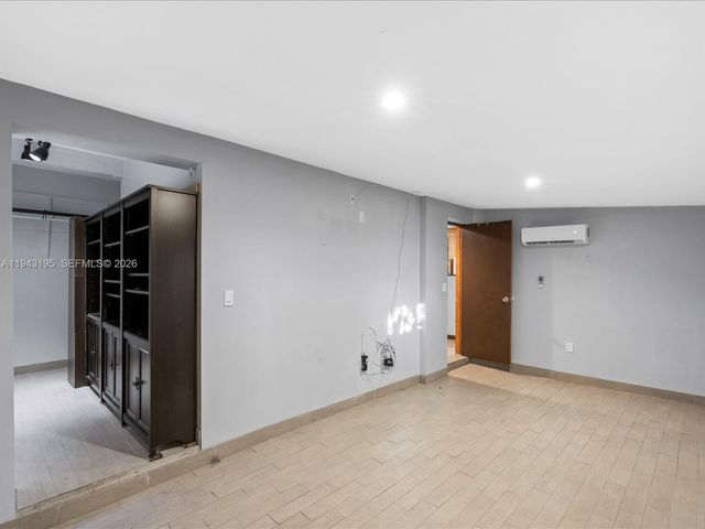 8840 SW 50th Ter, Miami, FL 33165