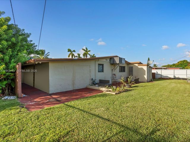8840 SW 50th Ter, Miami, FL 33165