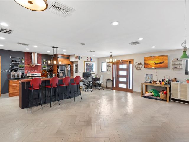 8840 SW 50th Ter, Miami, FL 33165