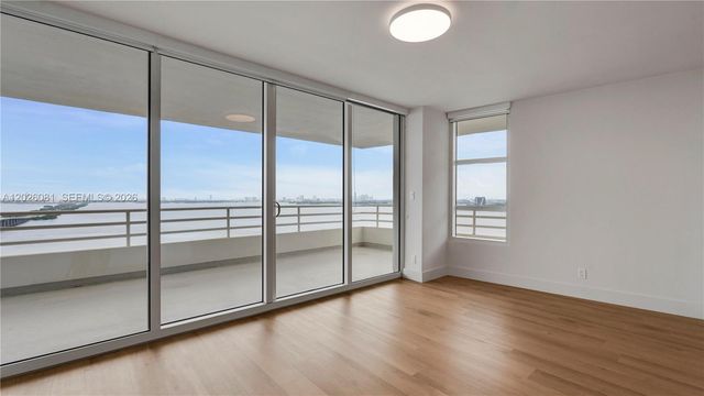 555 NE 34th St 1401, Miami, FL 33137