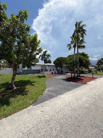 3040 TROPICAL Trail, Lake Worth, FL 33462