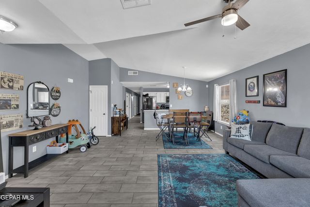 14226 LASSO ROCK Drive, El Paso, TX 79938