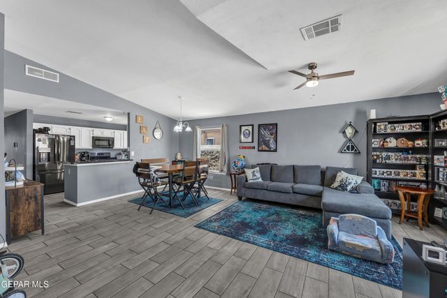14226 LASSO ROCK Drive, El Paso, TX 79938