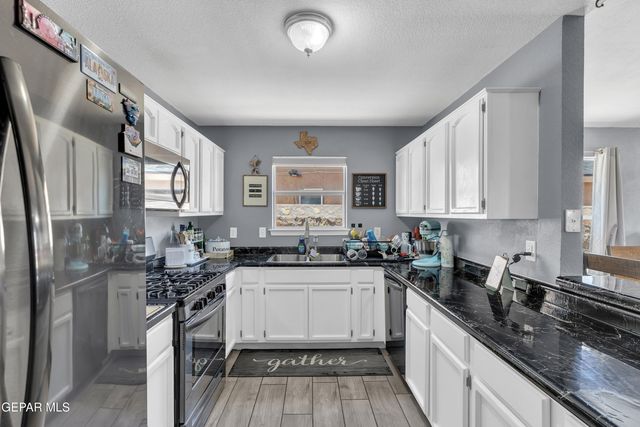 14226 LASSO ROCK Drive, El Paso, TX 79938