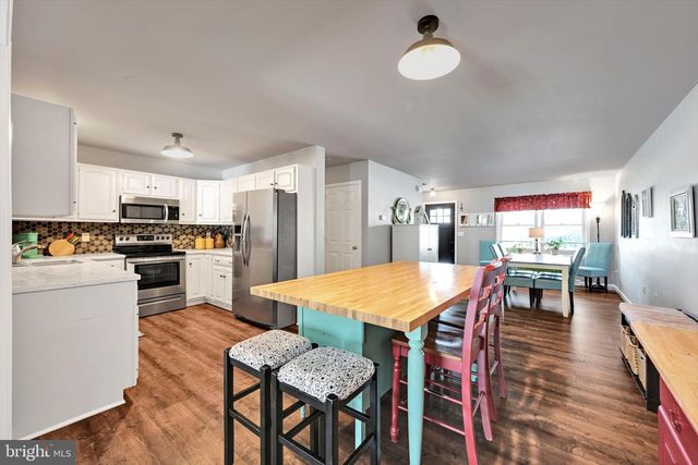 14 N BUTTERFLY DR, Myerstown, PA 17067