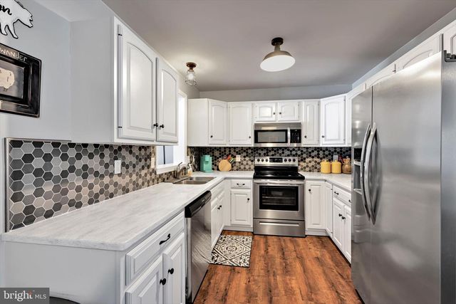 14 N BUTTERFLY DR, Myerstown, PA 17067