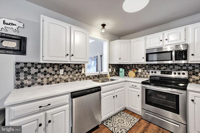 14 N BUTTERFLY DR, Myerstown, PA 17067