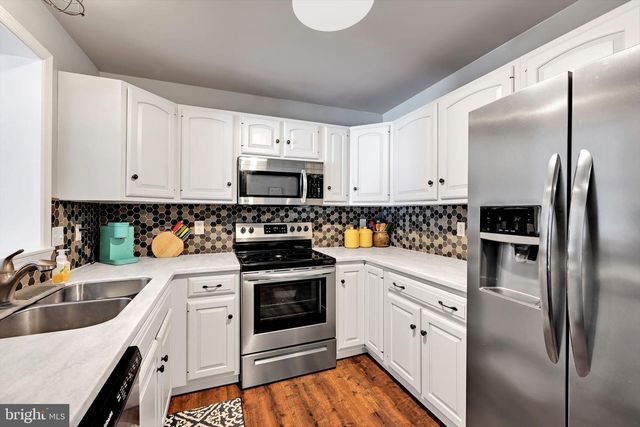 14 N BUTTERFLY DR, Myerstown, PA 17067