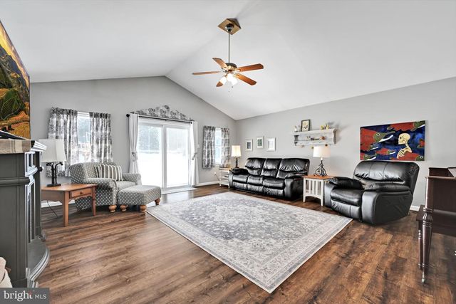 14 N BUTTERFLY DR, Myerstown, PA 17067