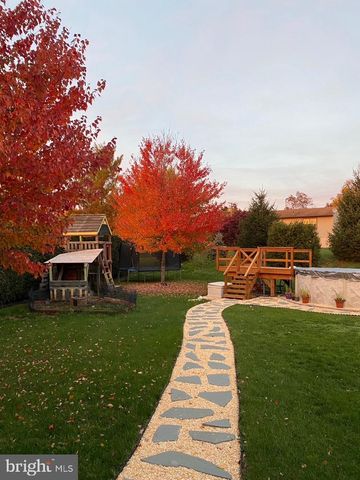 14 N BUTTERFLY DR, Myerstown, PA 17067