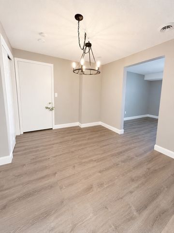 39 Randolph Dr 39, Tewksbury, MA 01876