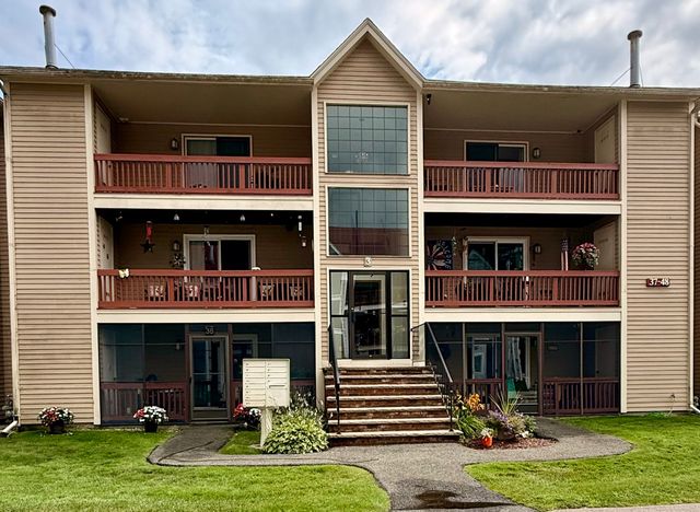 39 Randolph Dr 39, Tewksbury, MA 01876
