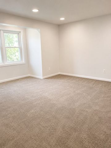 39 Randolph Dr 39, Tewksbury, MA 01876