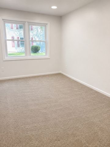 39 Randolph Dr 39, Tewksbury, MA 01876