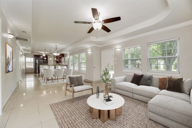 121 Dallas Drive, Euless, TX 76039