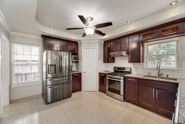 121 Dallas Drive, Euless, TX 76039