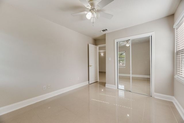 121 Dallas Drive, Euless, TX 76039