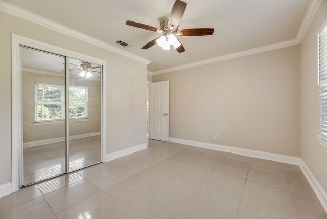 121 Dallas Drive, Euless, TX 76039