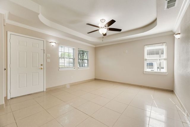121 Dallas Drive, Euless, TX 76039
