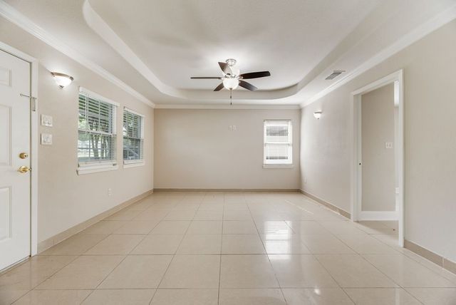 121 Dallas Drive, Euless, TX 76039