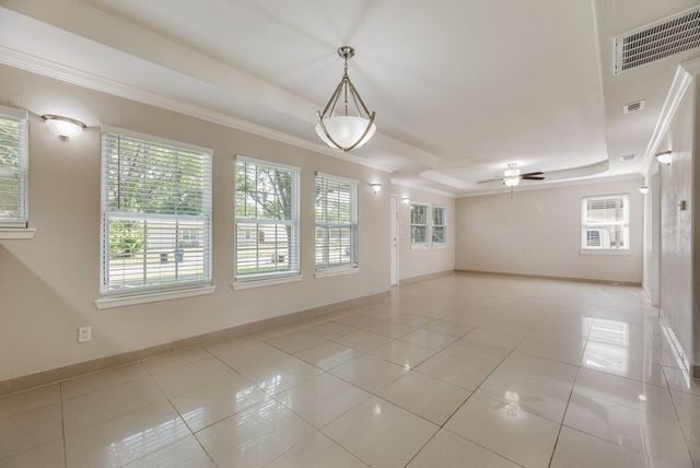 121 Dallas Drive, Euless, TX 76039