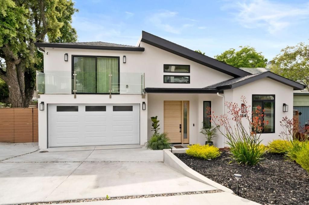 Image 1 of property listing at 754 Cordilleras Avenue, San Carlos, CA 94070