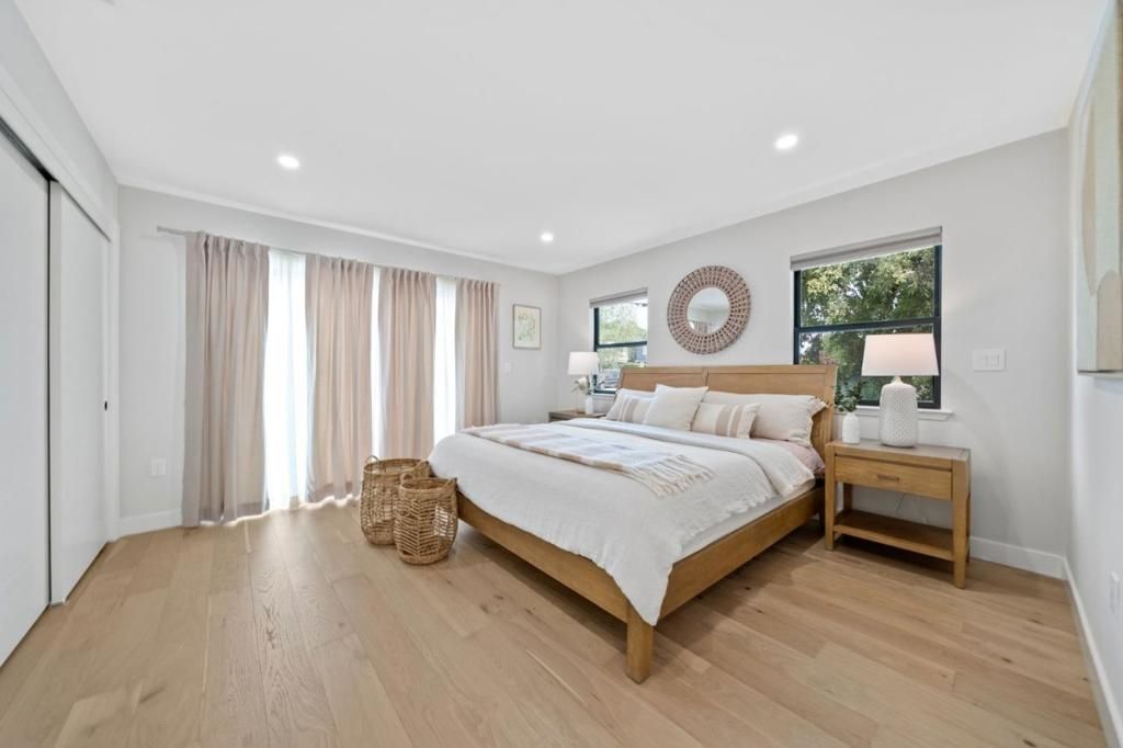 Image 16 of property listing at 754 Cordilleras Avenue, San Carlos, CA 94070