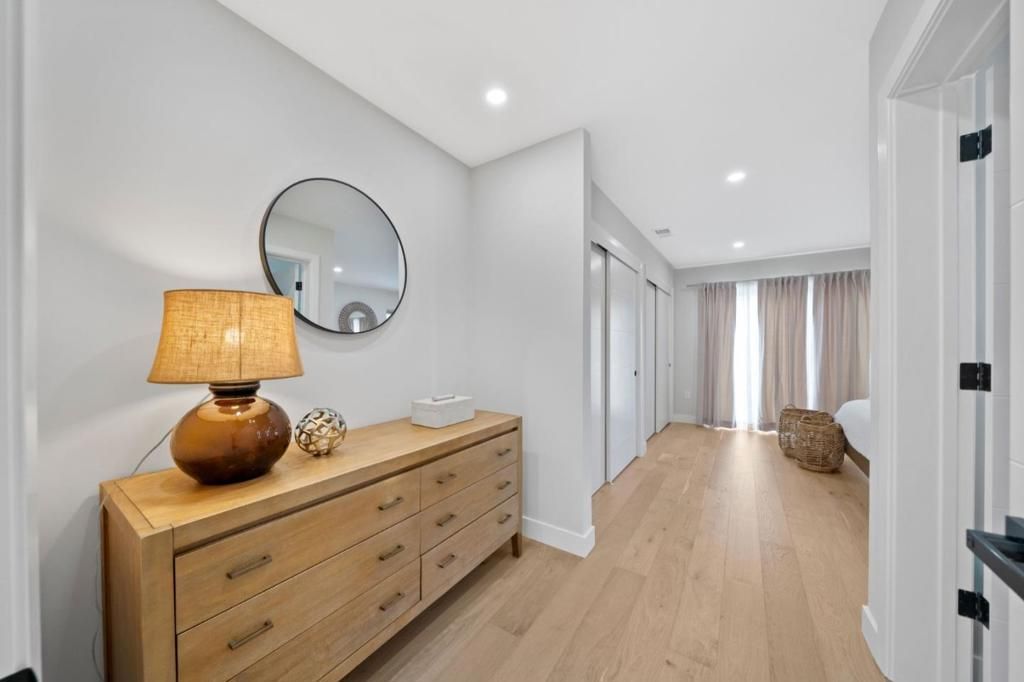 Image 18 of property listing at 754 Cordilleras Avenue, San Carlos, CA 94070