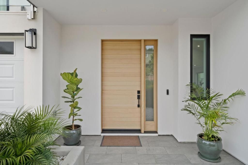 Image 2 of property listing at 754 Cordilleras Avenue, San Carlos, CA 94070