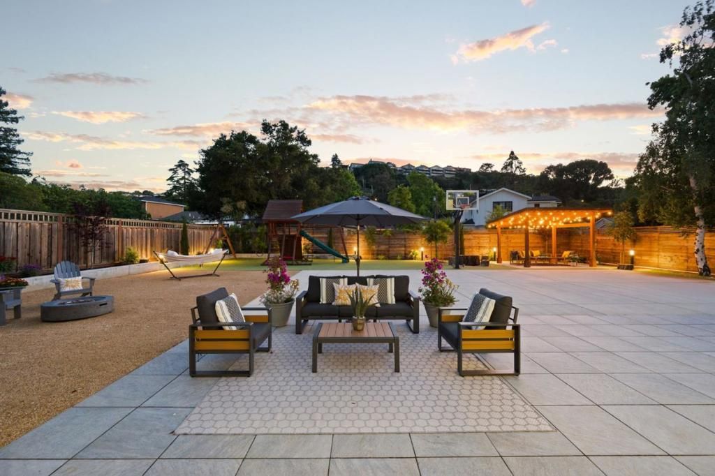 Image 34 of property listing at 754 Cordilleras Avenue, San Carlos, CA 94070