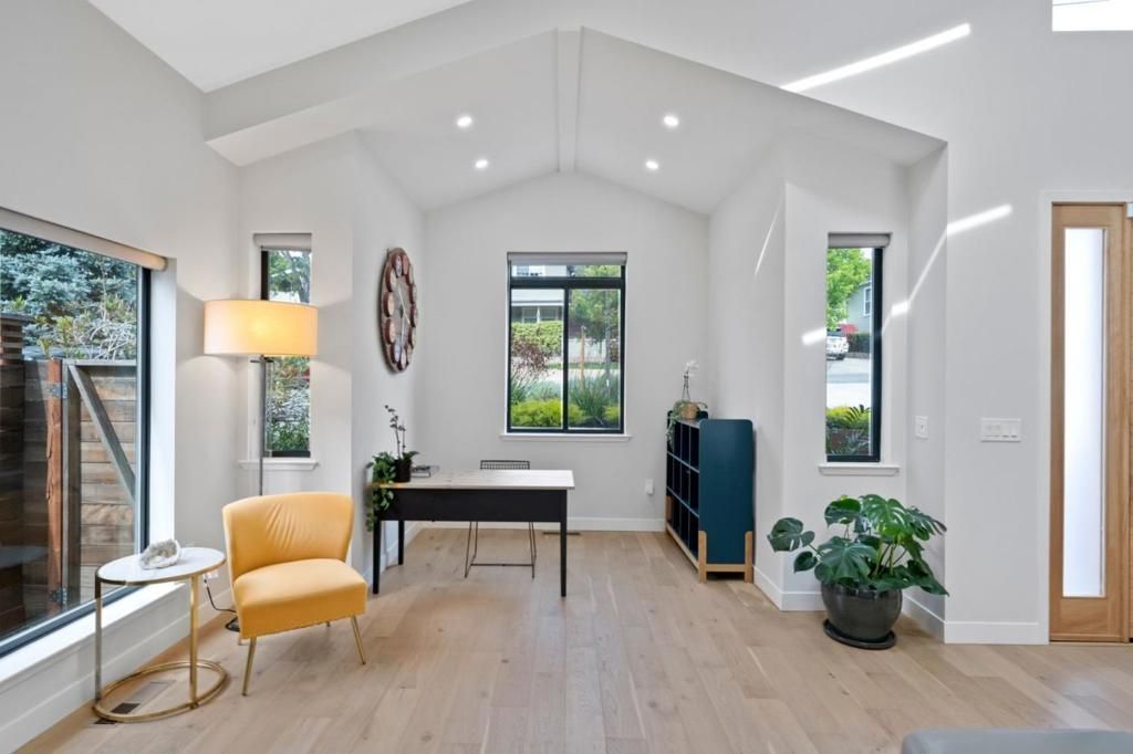 Image 6 of property listing at 754 Cordilleras Avenue, San Carlos, CA 94070